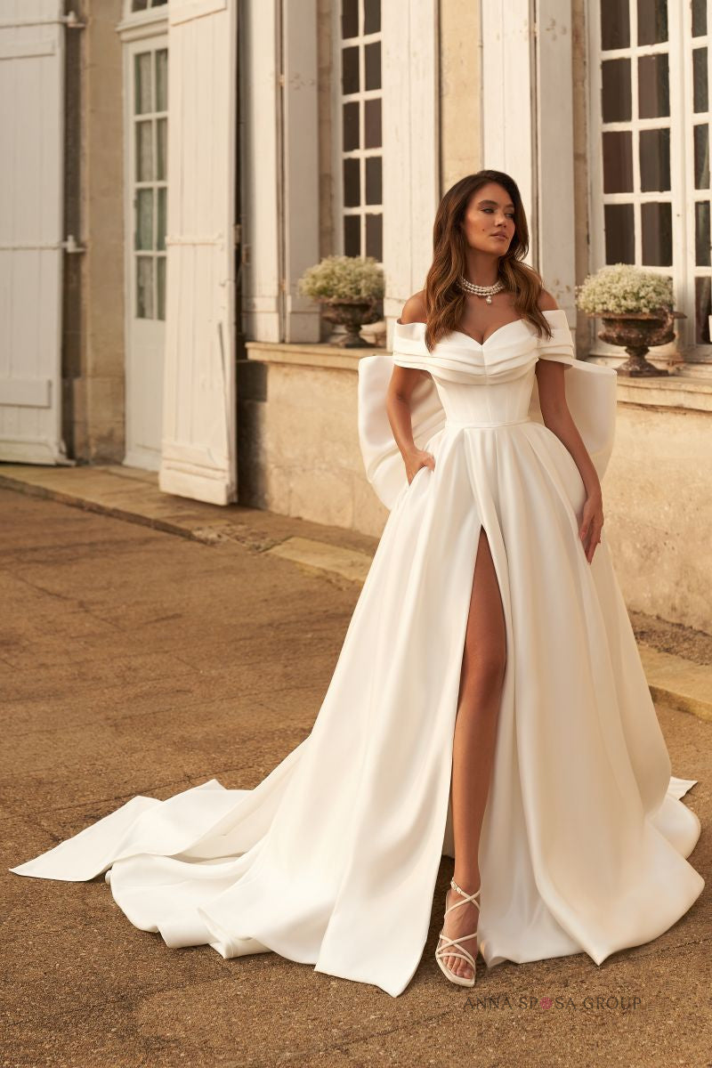 Femme Fatale 18